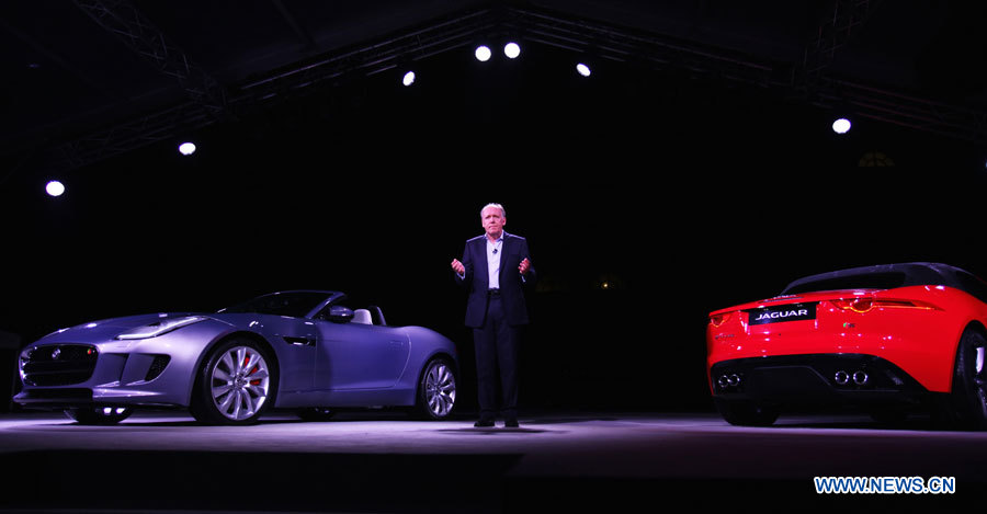В среду вечером в Париже состоялась презентация обновленной модели серийного спорткара Jaguar F-Type.