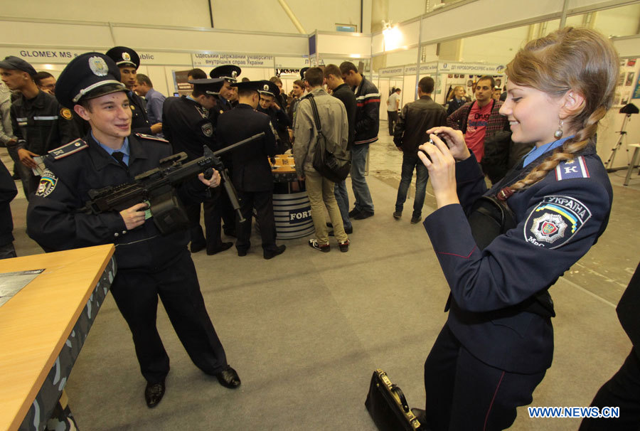 В Киеве открылась выставка 'Оружие и безопасность'