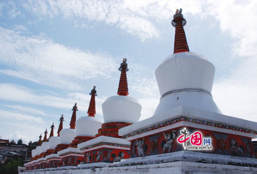 Тибетские элементы на туристическом маршруте Цинхай-Ганьсу