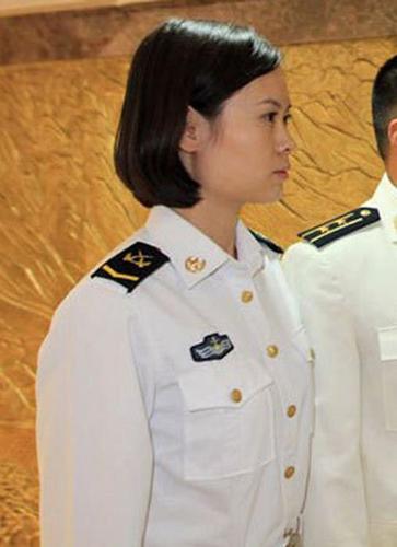 Женский экипаж китайского авианосца «Ляонин»