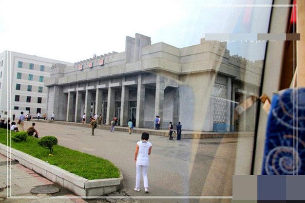 Посещение метро в Пхеньяне - самого глубокого метро в мире