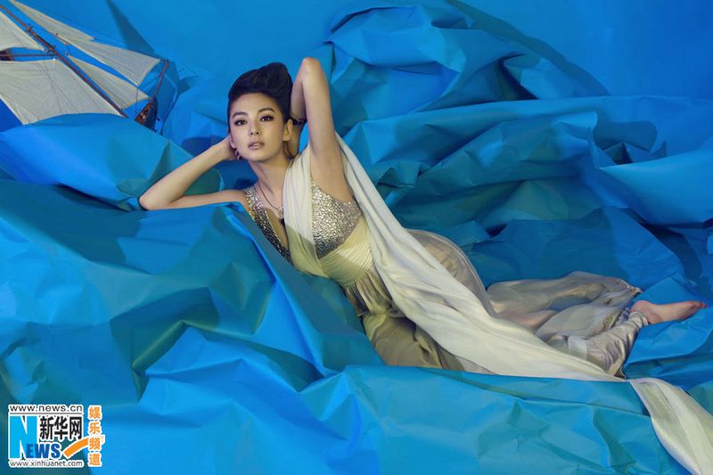 Фото: Сексуальная Чжан Юйци на обложке журнала 1