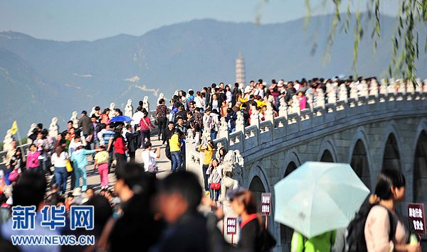 На третий день праздников в Китае продолжается туристический бум