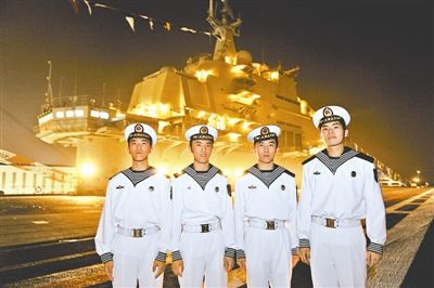 Четверня-моряки на первом авианосце Китая ?Ляонин? 