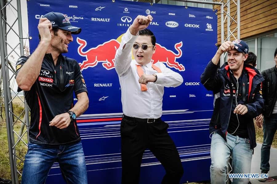 Пилоты Red Bull исполнили танец ?Gangnam Style?