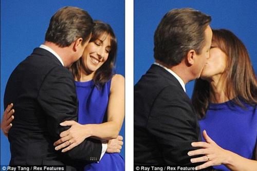 Премьер-министр Великобритании Дэвид Кэмерон поцеловал жену на собрании