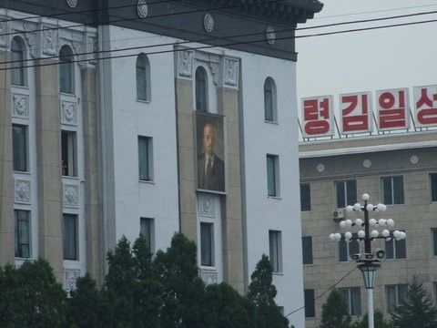 Были сняты портреты Маркса и Ленина на Площади Ким Ир Чэна в Пхеньяне2