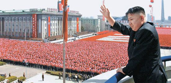 Были сняты портреты Маркса и Ленина на Площади Ким Ир Чэна в Пхеньяне4
