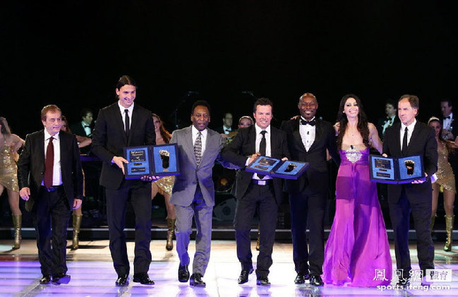 Ибрагимович получил премию «Golden Foot - 2012» 5