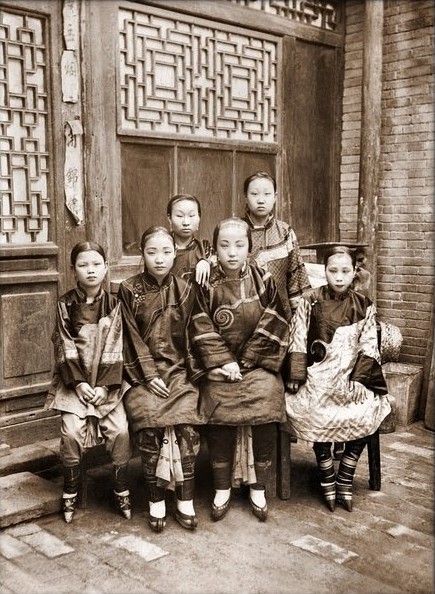 Древний китайский обычай - бинтование женских ног