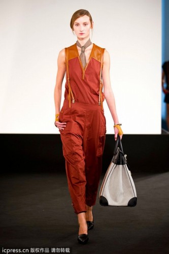 Модная женская одежда от «Hermes» на весну-лето 20134