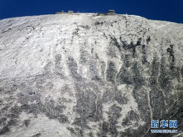 Первый снег в горах Утайшань