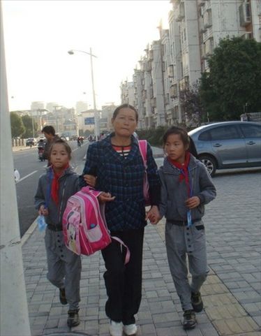 Фотосерия: китайские дети – на пути в школу 