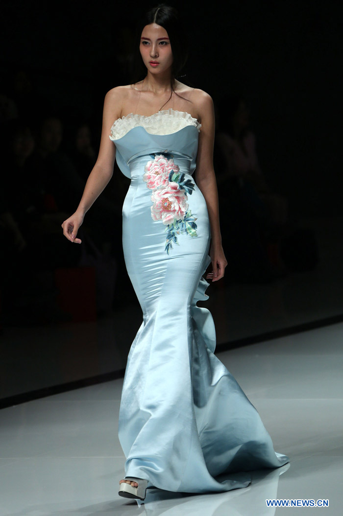 Показ коллекции 'NE TIGER 2013' на церемонии открытия Международной недели моды в Пекине5