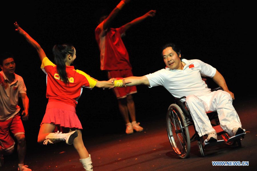 Художественный коллектив инвалидов из Пекина выступает в Сан-Франциско 