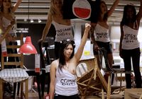 Активистки «FEMEN» напали на «IKEA» в Париже