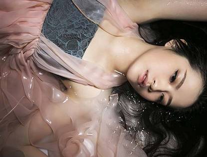 Фото: Сексуальная певица Сян Сян 