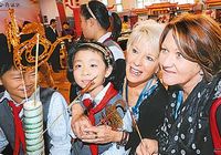 Иностранные учителя испытают китайскую культуру в Нанкине