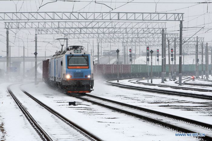 В Беларуси в эксплуатацию сданы первые два электровоза китайского производства