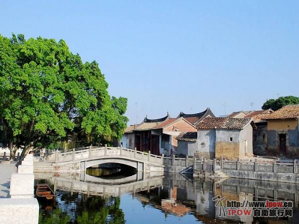 Деревня Наньшэ волости Чашань города Дугуань провинции Гуандун со спецификой южного района Китая Линнань