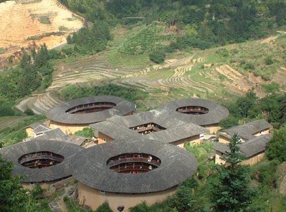 Деревня с пейзажными жилыми постройками «Тулоу» – деревня Тяньлокэн волости Шуян уезда Наньцзин города Чжанчжоу провинции Фуцзянь