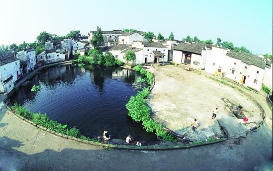 Деревня потомков известного премьер-министра времен Троецарствия Чжу Голяна в городе Ланьси провинции Чжэцзян - деревня Чжугэ