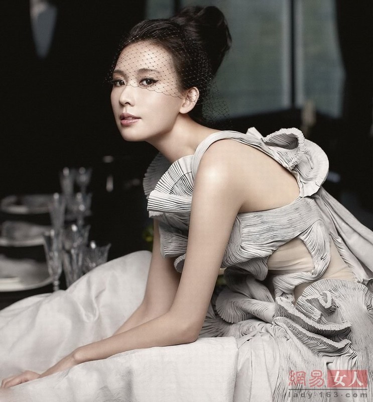 Изящная красота китайской модели Линь Чжилин1