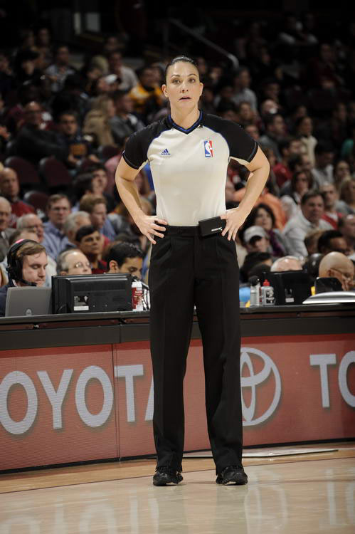 Lauren Holtkamp - Судья-красавица на соревнованиях НБА1