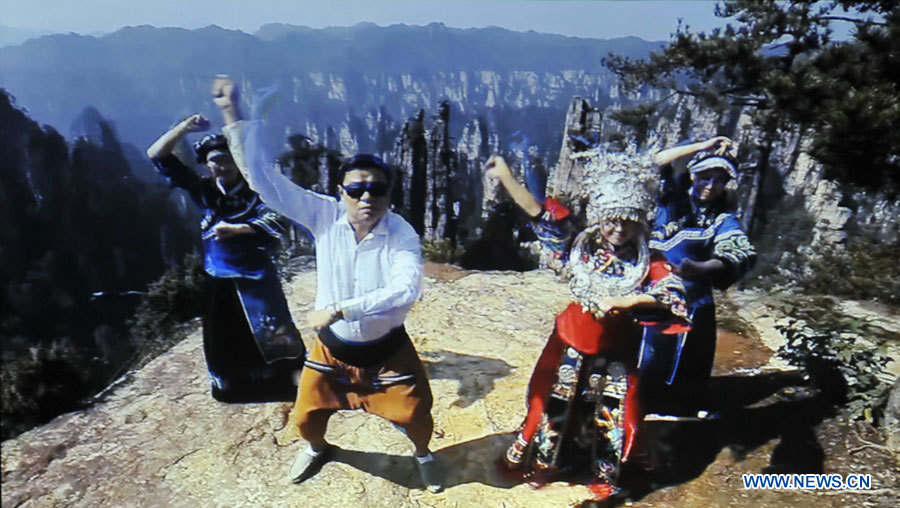 Премьера чжанцзяцзеской версии 'Gangnam Style'