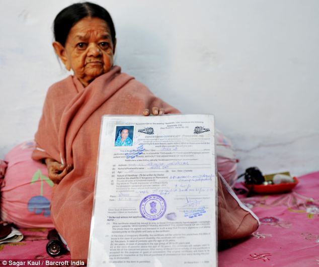 113 лет: 90-сантиметровая индийская бабушка стала самой маленькой долгожительницей2