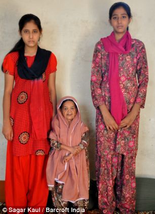 113 лет: 90-сантиметровая индийская бабушка стала самой маленькой долгожительницей4