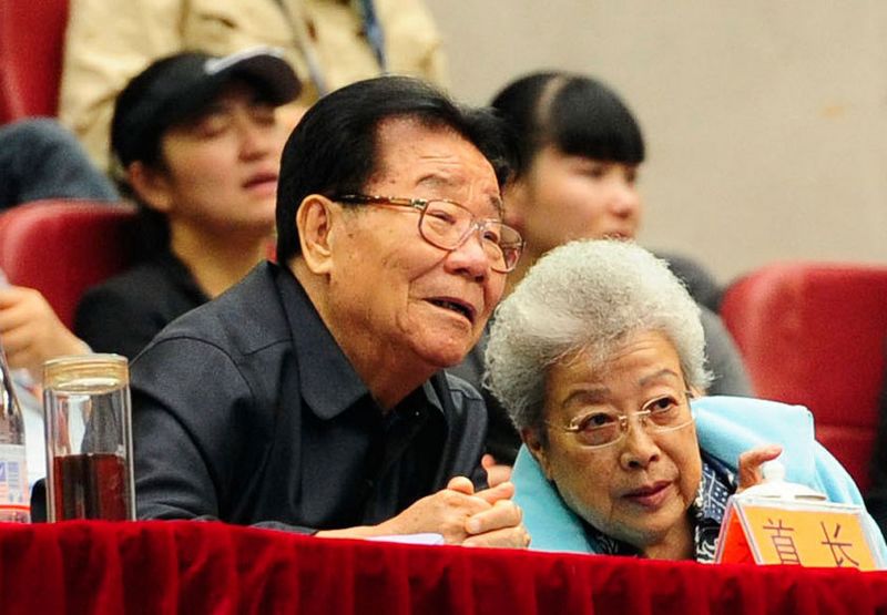 Старые чиновники КПК, появившиеся перед СМИ до 18-го съезда КПК6