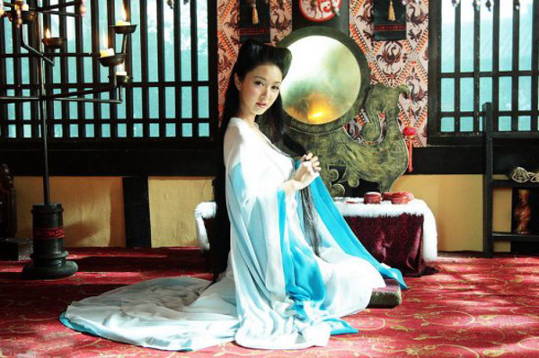 Кино-звезда в китайском древнем наряде