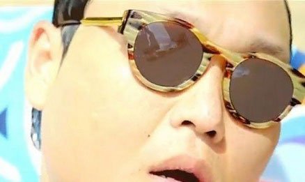 Наряды «Psy» от известных брендов