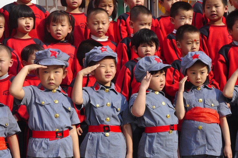 Дети поют в преддверии 18-го съезда КПК3