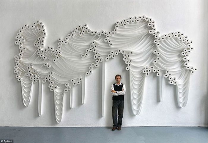 Турецкий художник создает произведения искусства из туалетной бумаги
