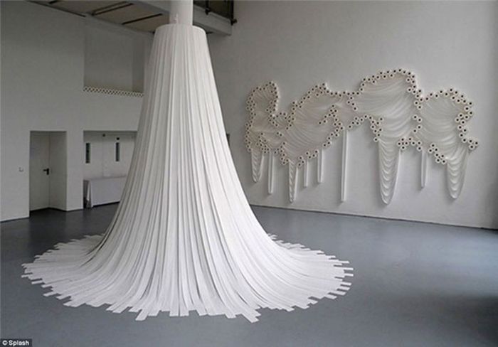 Турецкий художник создает произведения искусства из туалетной бумаги
