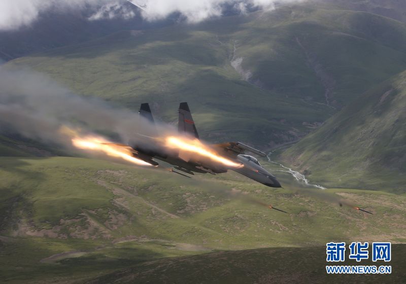 Впервые выставлены секретные фотографии боевых самолетов ВВС Китая, выполненные с воздуха