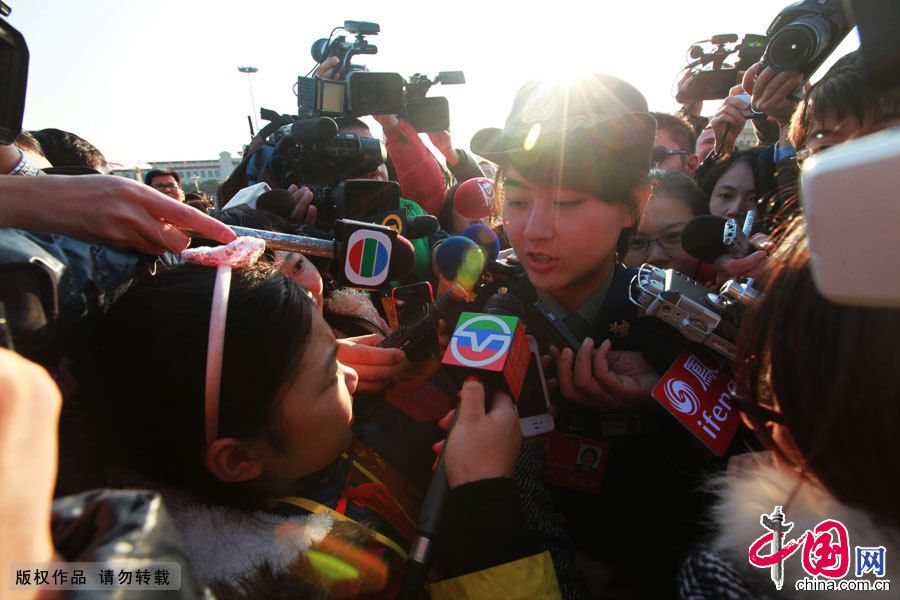 Самый младший представитель 18-го съезда КПК – олимпийская чемпионка Цзяо Люян 