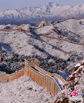 Снежные пейзажи на участке Великой китайской стены «Цзиньшаньлин»