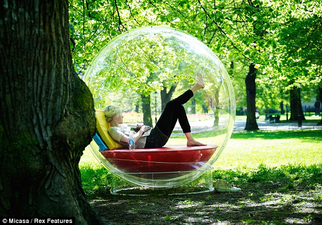 Оригинально! В Швейцарии выдвинули прозрачный пузырь для проживания1