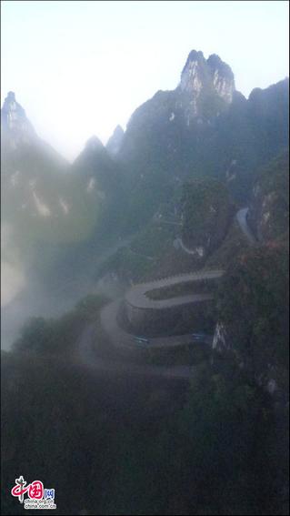 Сказочные горы Тяньмэньшань в Чжанцзяцзе