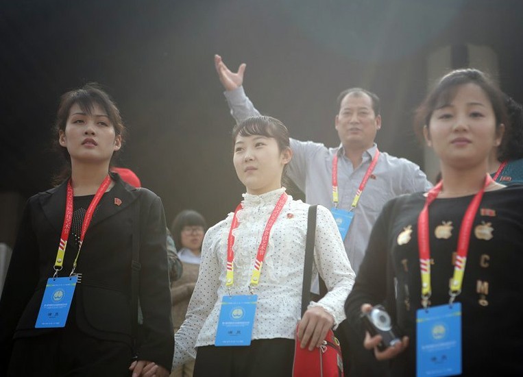 Северокорейские акробаты выиграли в Китае