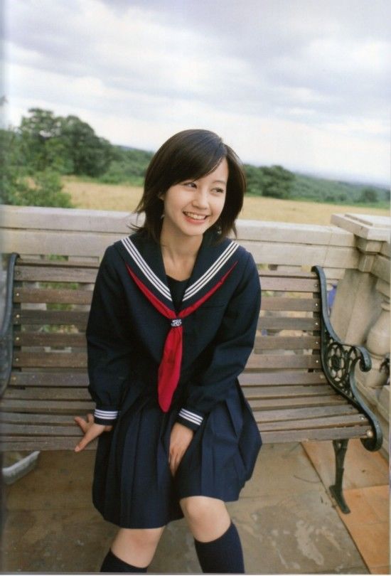 Яркие японские девушки в униформе
