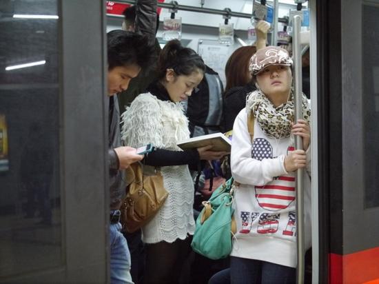 Пекинское метро – мобильные «аудитории» для любознательных пассажиров