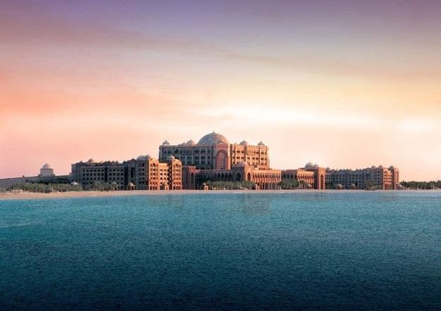 Уникальный отель из 40 тонн золота - «Emirates Palace»