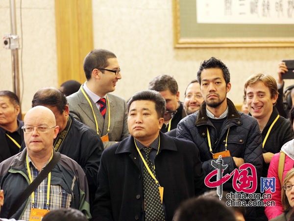 Встреча нового состава ПК Политбюро ЦК КПК с журналистами: Занятые журналисты6