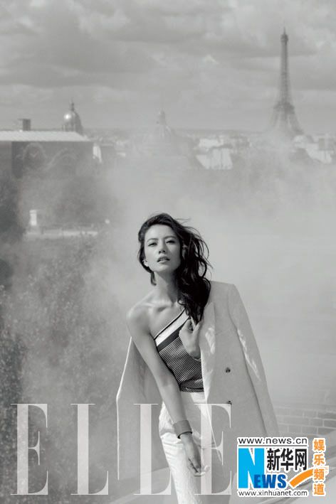Кинозвезда Гао Юаньюань снялась в Париже для обложки журнала «ELLE» №12.