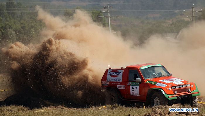 Второй день автогонки China Off-road Championship на этапе Хуэйли