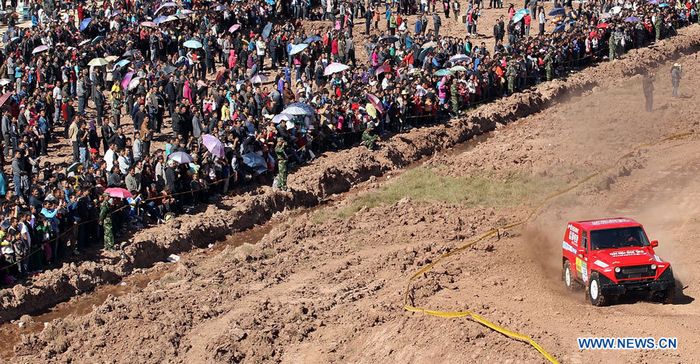 Второй день автогонки China Off-road Championship на этапе Хуэйли